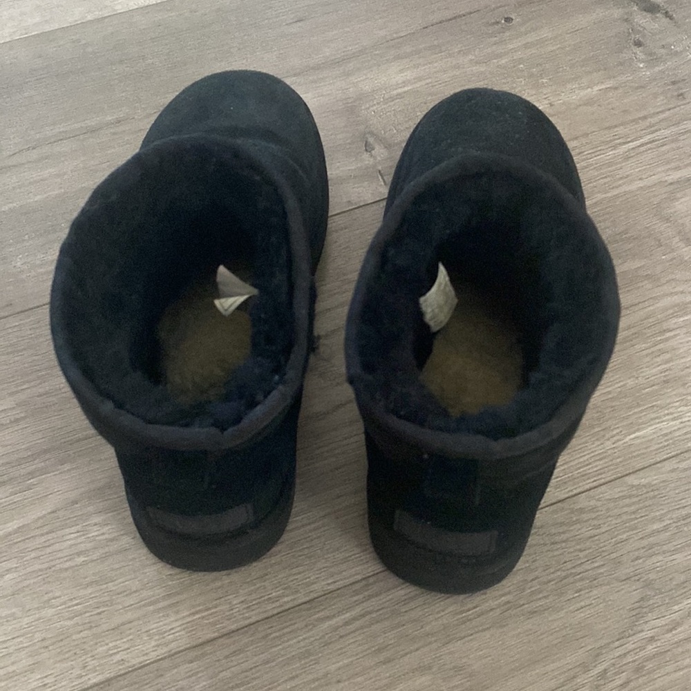 Ugg Mini - image 2